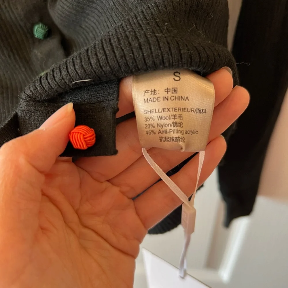 Black wool cardigan withh rainbow knot buttons - Picture 3 of 4
